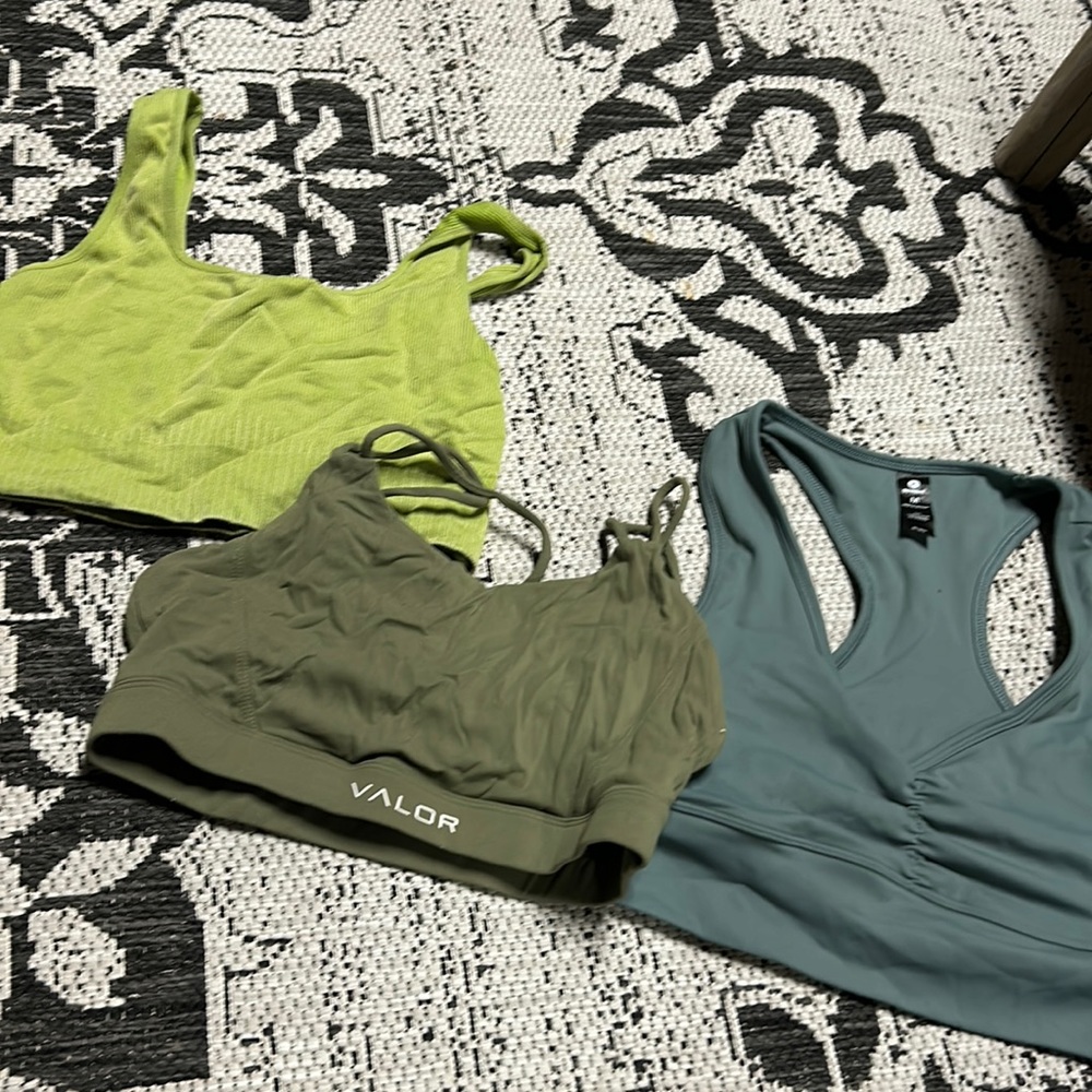 Green sports bra bundle